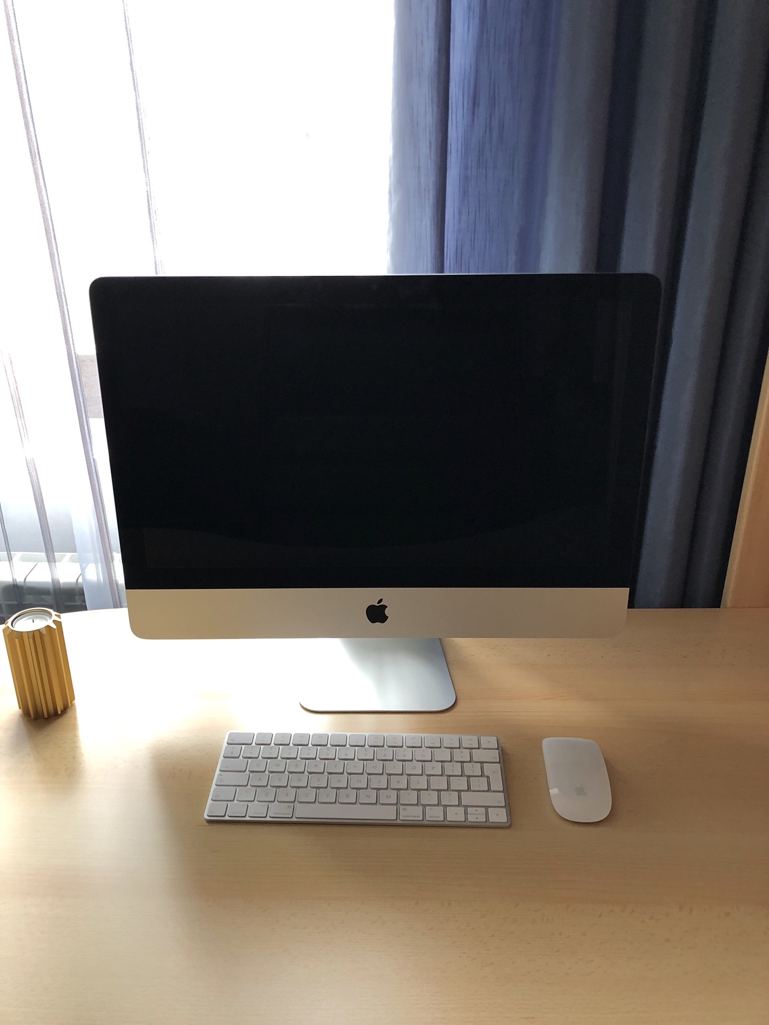 НОВ 21.5-inch iMac Retina 4k core i5 2017