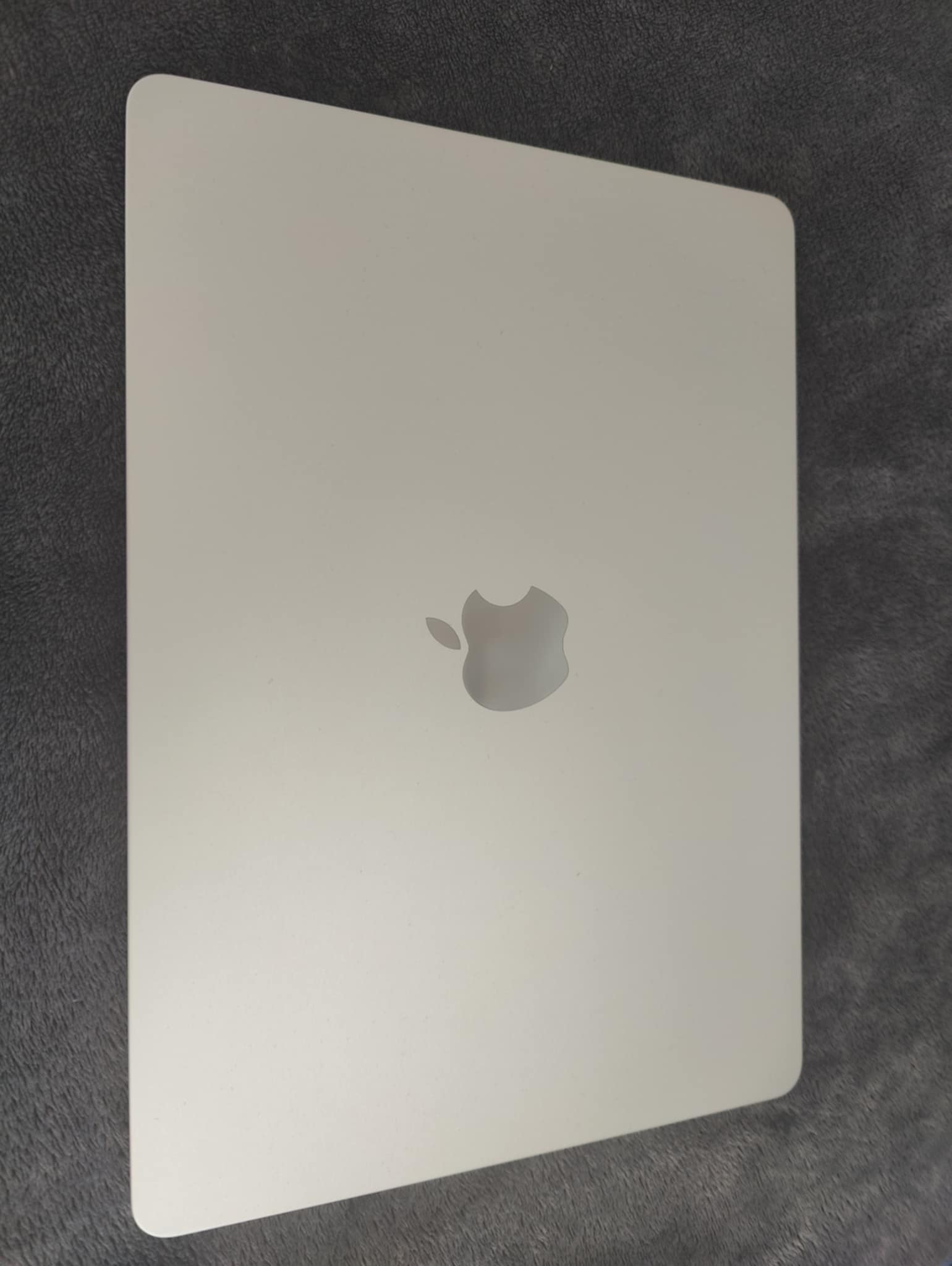 Apple MacBook Air M2 8/256GB с Apple Care Гаранция 07.25г. бат 100%